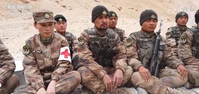在高原的强辐射下,我们已经无法通过脸庞来判断他们的年龄了,这些年轻