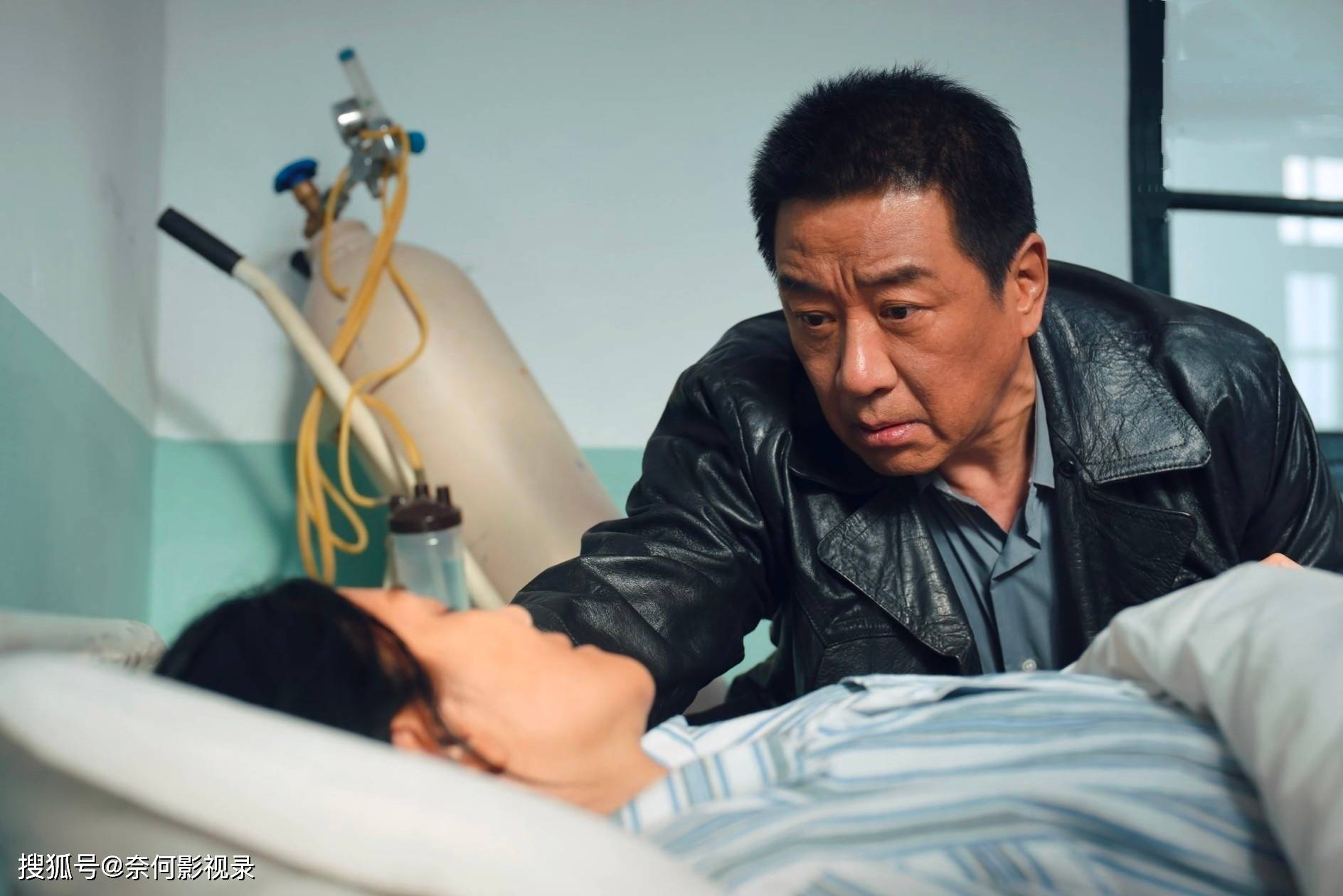 倘若马魁没有坐十年大牢,那么王素芳也就不会受那么多累,吃那么多苦