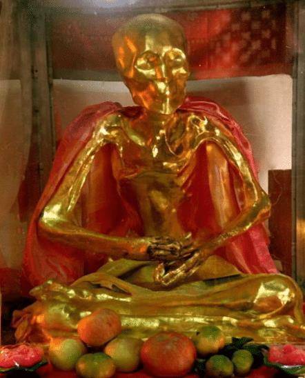 女性肉身菩萨,圆寂3年头发长了一寸多,手势也产生变化_寺庙_佛像_时候