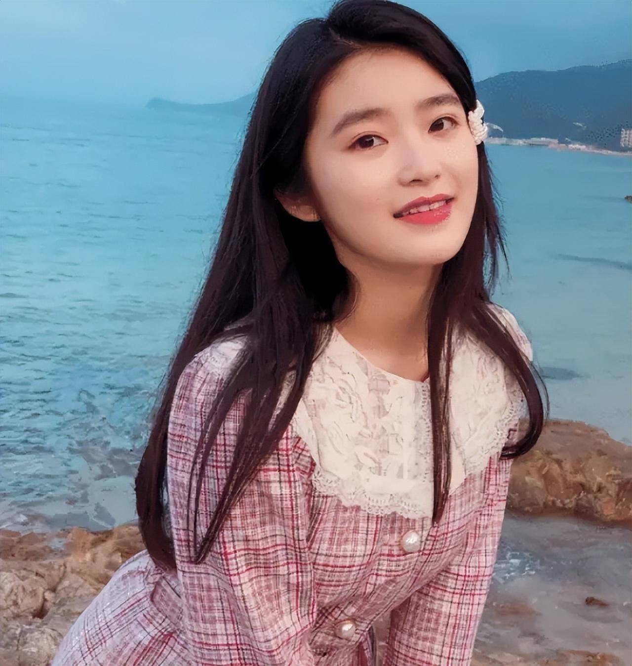 如今,柴蔚已经是一个有着9年艺龄的小戏骨,她的未来充满了无限可能.