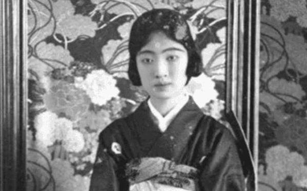 这两人的身份,换作任何一个古代王朝,绝对要被凌迟或者五马分尸,他们