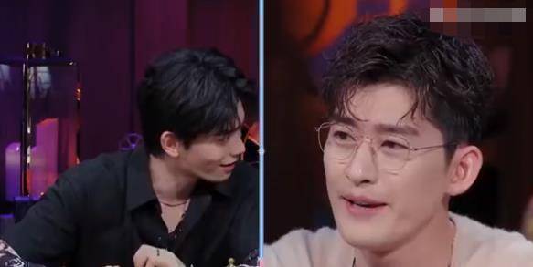 《心动的信号》节目当中,主持人杜海涛让丁禹兮和张翰一起夸杨超越