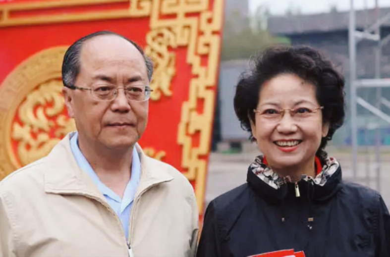 李维康:我与耿其昌结婚49年,坚持aa制生活,1个鸡蛋都不会多吃_京剧