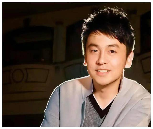 雷佳音:从大头到新一代男神,三位贵人助力蜕变!_成为了_演艺圈_作品