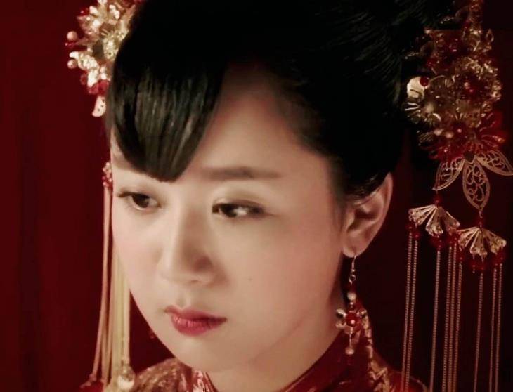 角色_成为了_女王