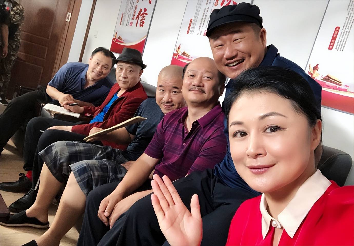 谢大脚是象牙山不折不扣的风云人物,刘能,赵四,王老七都把她当成宝,王