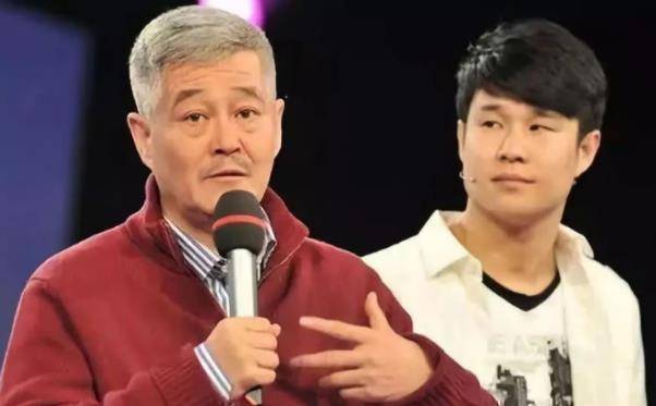 赵本山最得意弟子,因熊抱林志玲被说惨,又娶"女儿"闺蜜惹争议_王小宝
