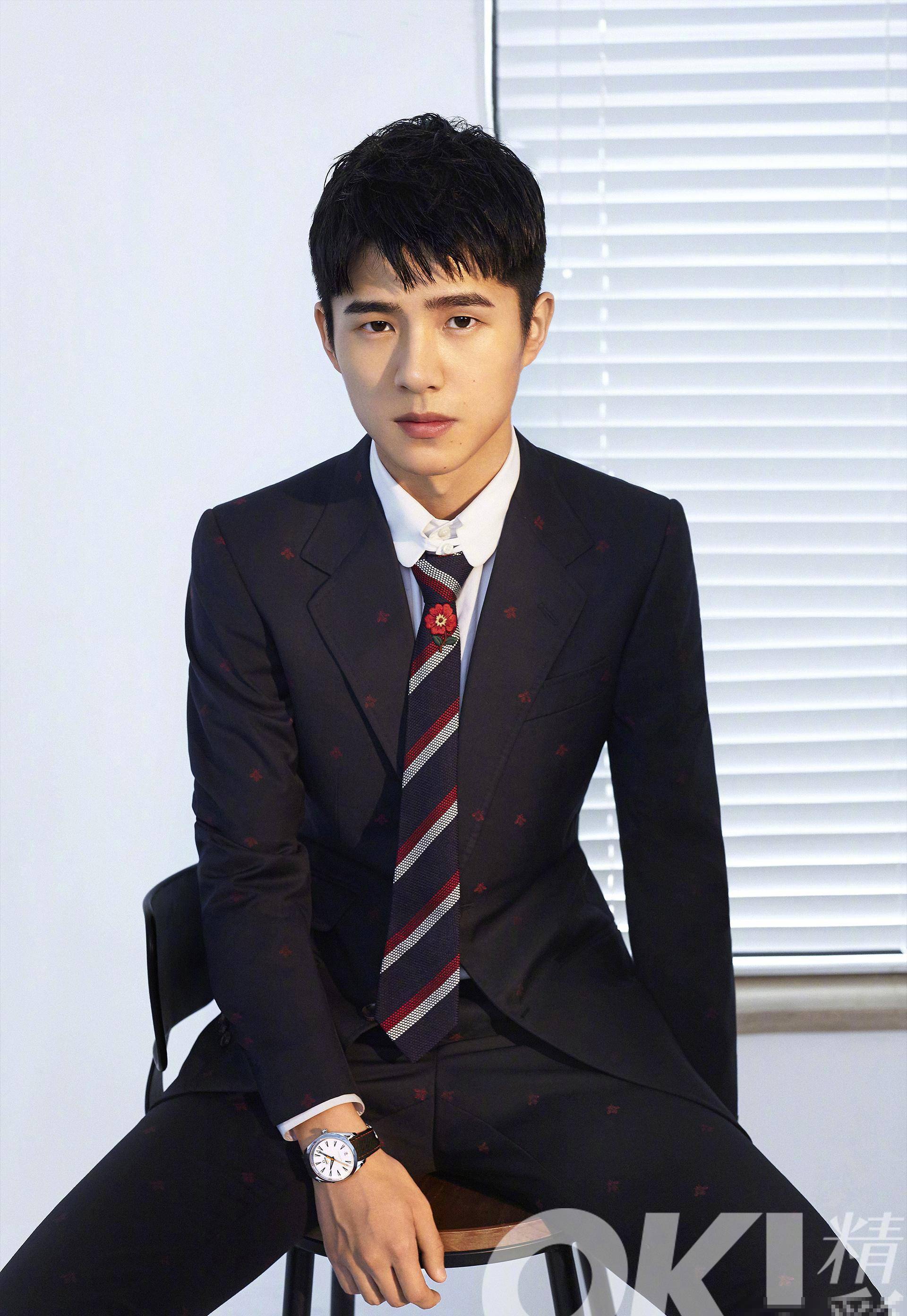 流量小生王俊凯,包裹严实游游乐园,被粉丝一眼识出_生活_明星_鲜肉