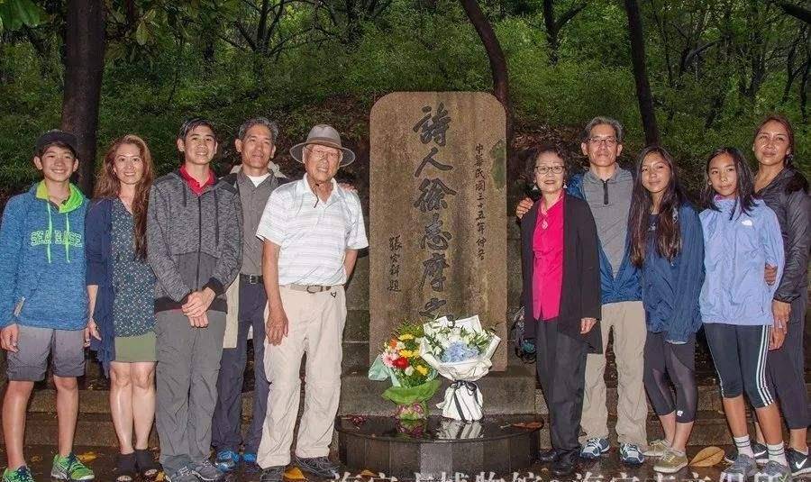 另一个金庸:13岁离家再不回,前妻沦落摆地摊,终生