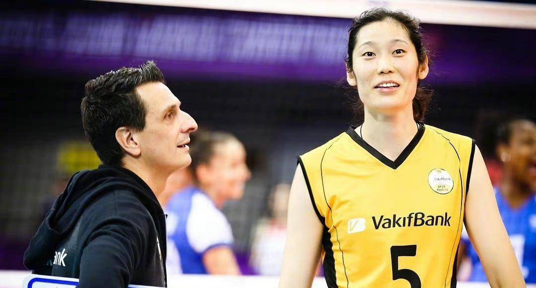 在瓦基弗银行的三个赛季,朱婷与希尔,斯洛特耶斯,高兹德,纳兹等队友