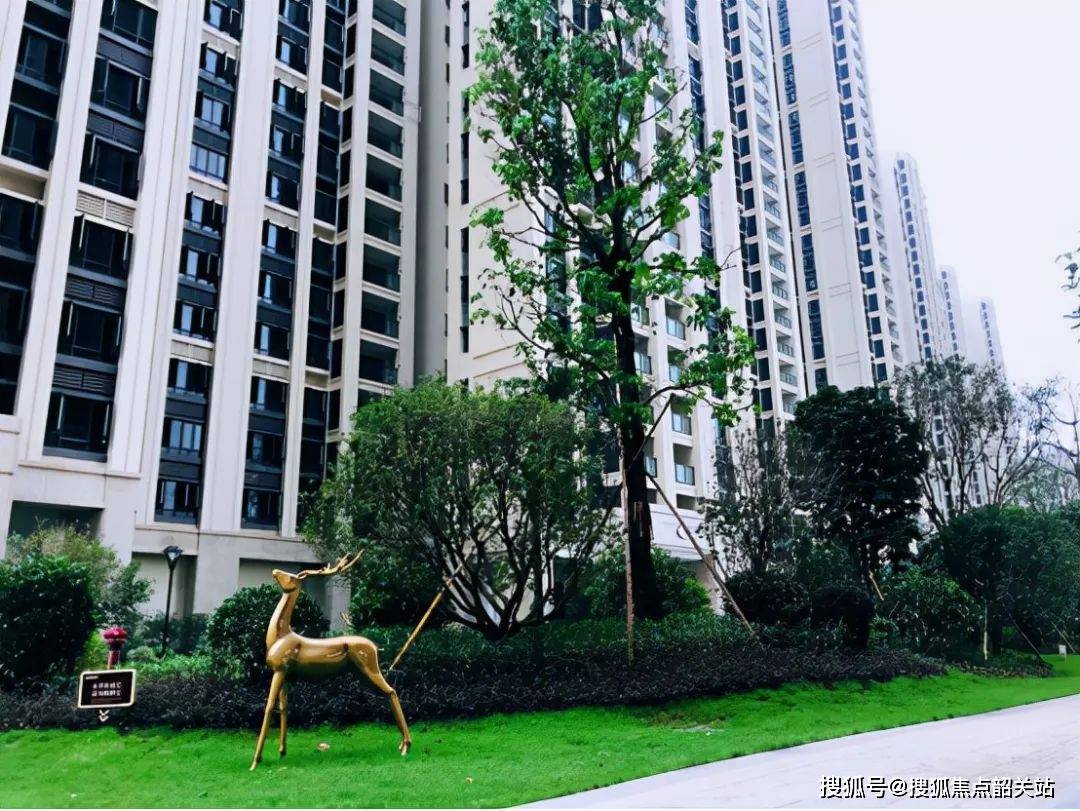 佛山怡翠尊堤售楼处电话 →售楼中心首页网站一楼盘详情 →24小时热线