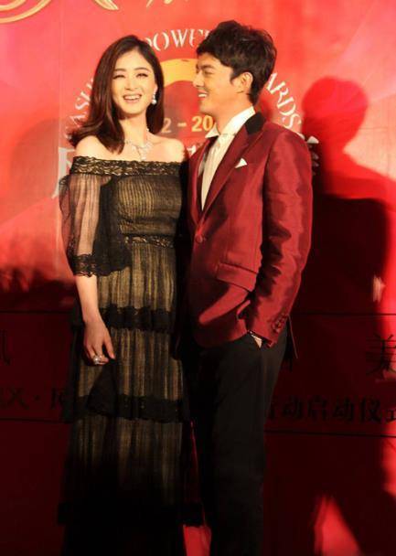 蒋欣和他在一起13年,分手后从3线跌到18线,蒋欣让他高攀不起_叶祖新