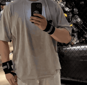 白皮牛奶肌小哥这大胸肌也太饱满了!灰裤子不得了!_健身_建议_上海