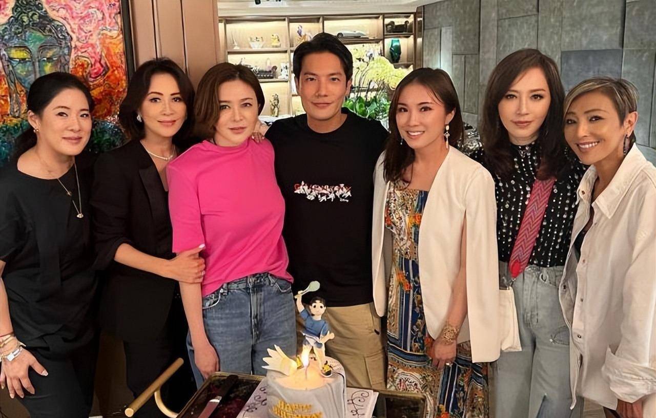 61岁关之琳和名媛姐妹新年聚会,三位闺蜜身价过千亿_顾纪筠_状态_保养