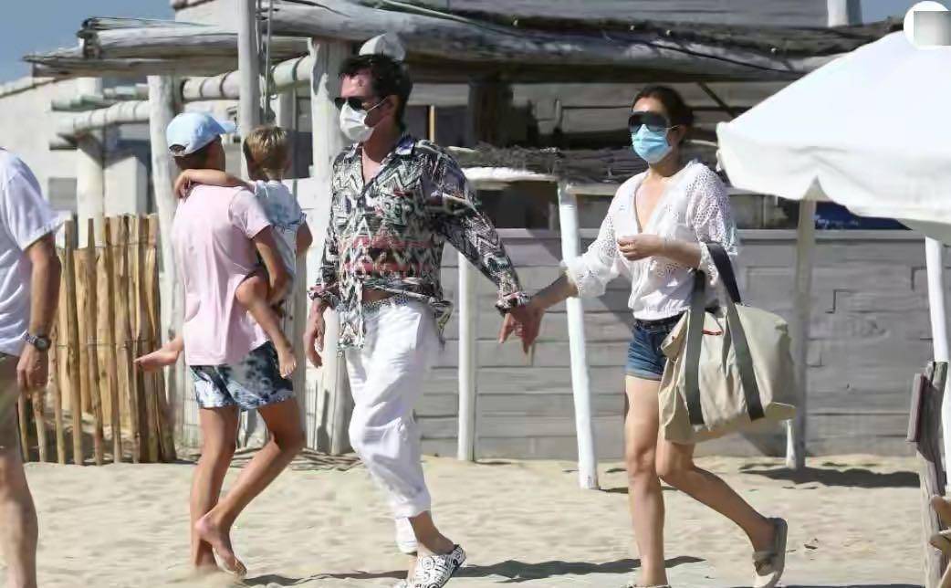 巩俐罕见拍内衣广告!