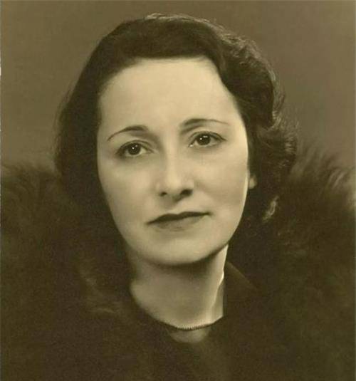 他靠倒卖文物发财,娶15岁娇妻,又与岳母暧昧不清,晚年客死国外_卢芹斋