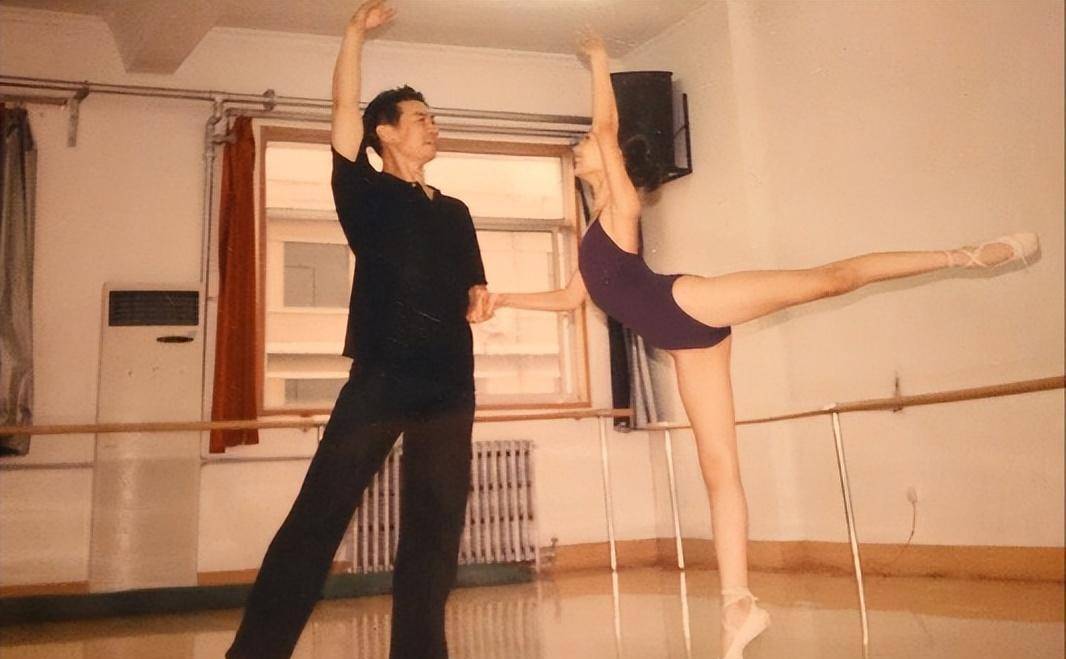 在拍摄的影视作品中,金晨也尽量发挥专长,融入更多舞蹈元素,使宋