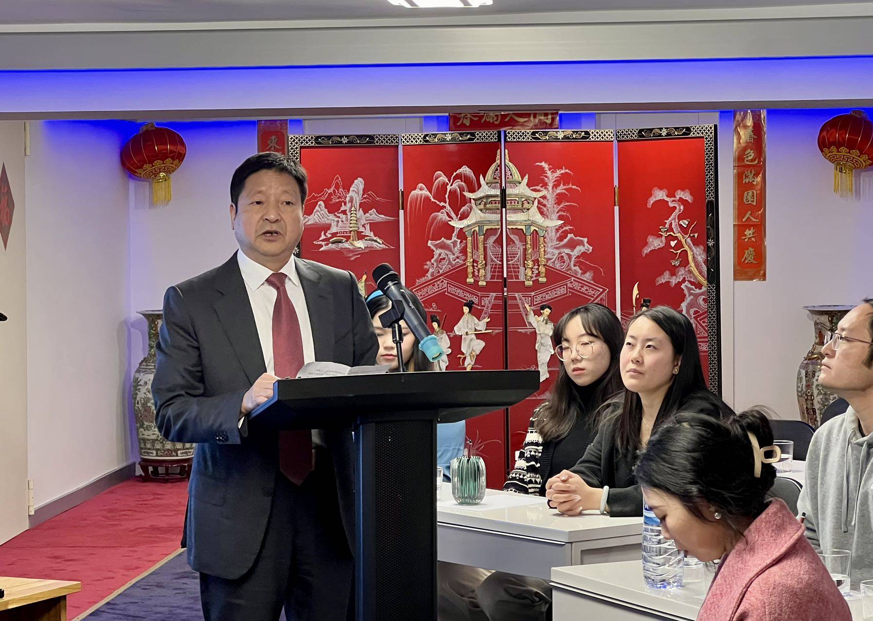 西班牙加泰罗尼亚北京会会长韩杰在发言中表示,希望这次比赛能够团结