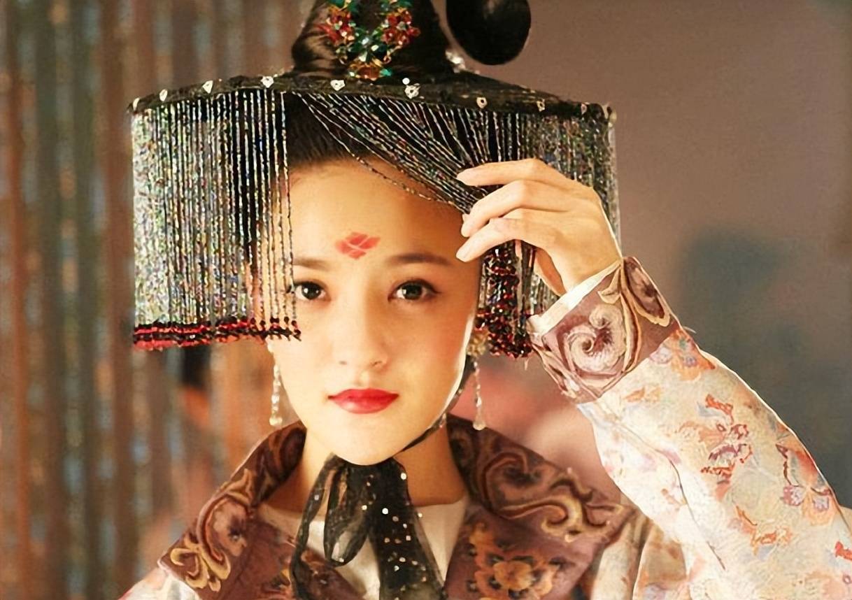 在美国被偷几千万,演员刘雨欣发文求同情,我却笑翻