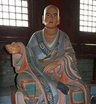 传奇高僧鸠摩罗什:被逼妻妾成群,圆寂焚身后唯舌根未烂_佛法_龟兹