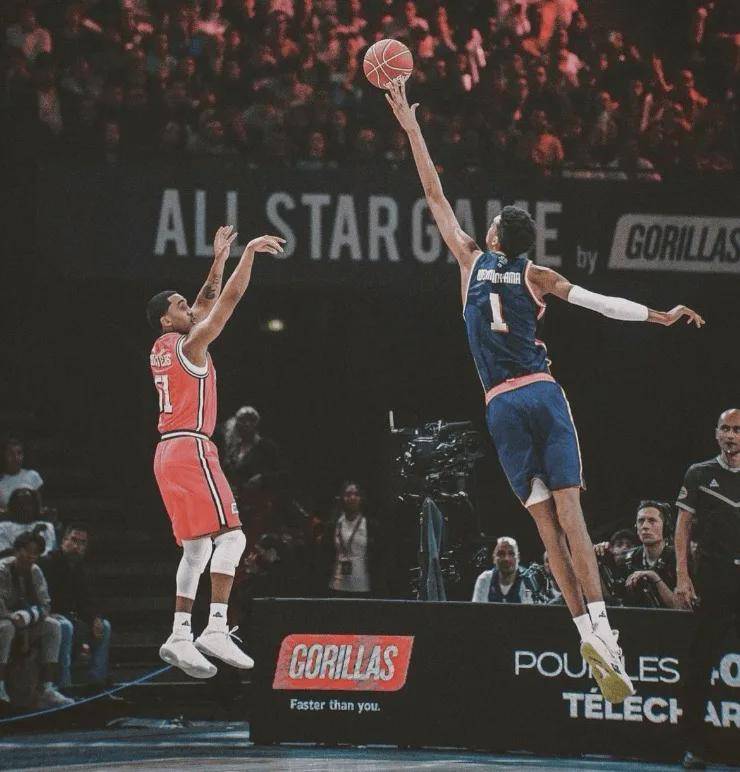 单场10盖帽后,2米24的文班亚马能成为nba史上第二位5双球员吗?