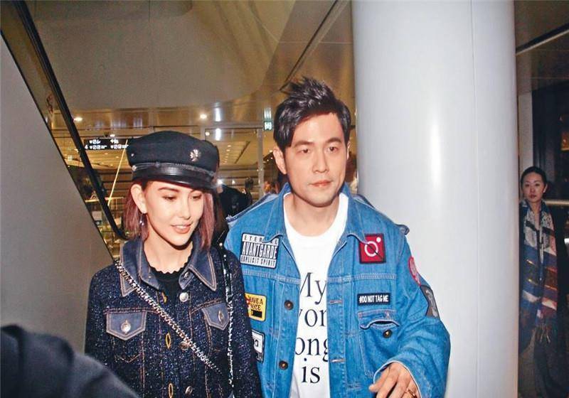 昆凌周杰伦共同出席电影活动,婚后首次合体,甜蜜爱情令人甜蜜.