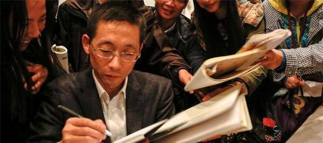 施一公:1千万年薪美国都留不住他,成功"逃离"美国回家了_父亲_中国