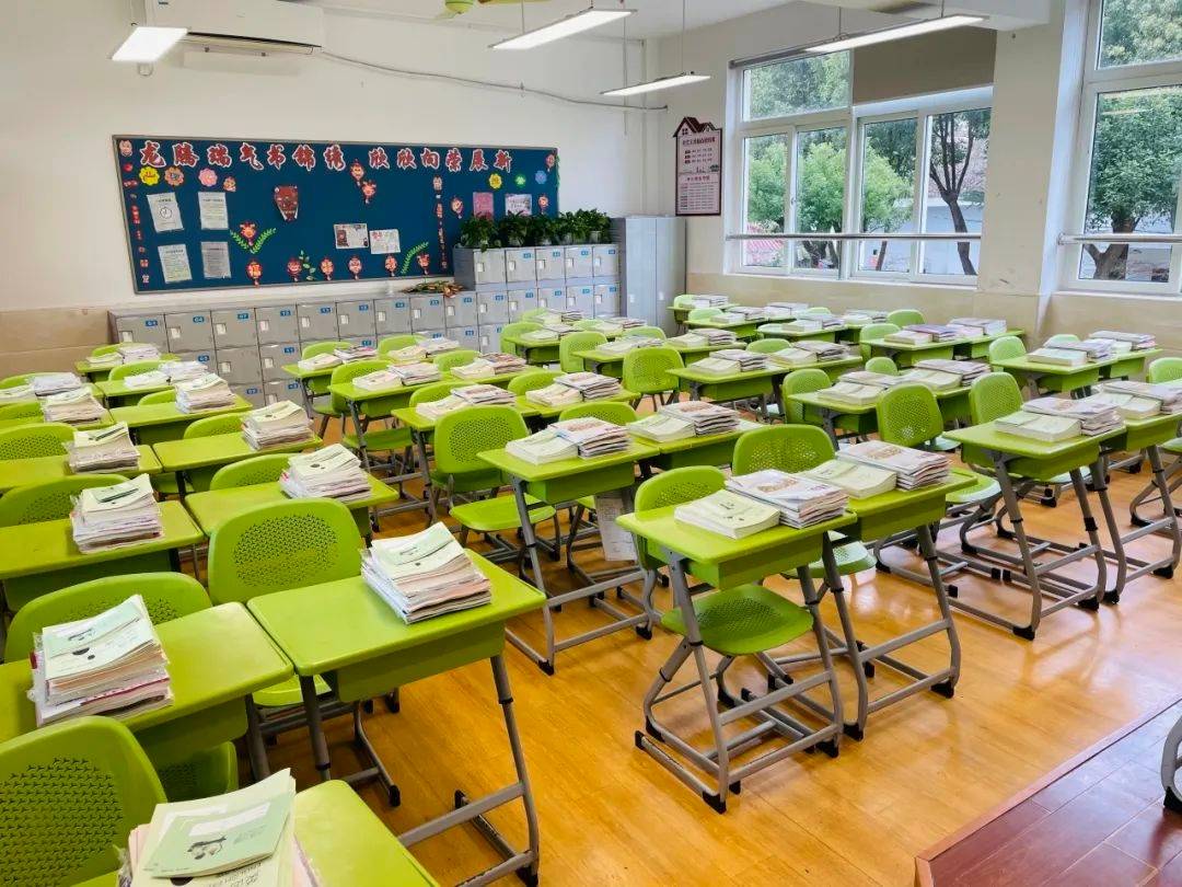 迎接开学,ta们准备好啦!你呢→_教室_校园_进行了