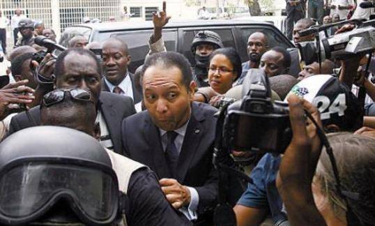 小杜在位仅仅15年,就通过自己的权力和手段贪污了九个亿,按照当时