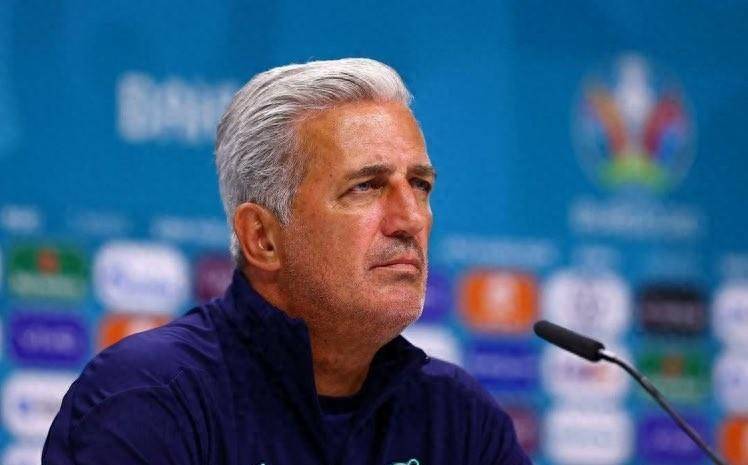 体育：国家足球队候选教练佩特科维奇正在与阿尔及利亚谈判合同