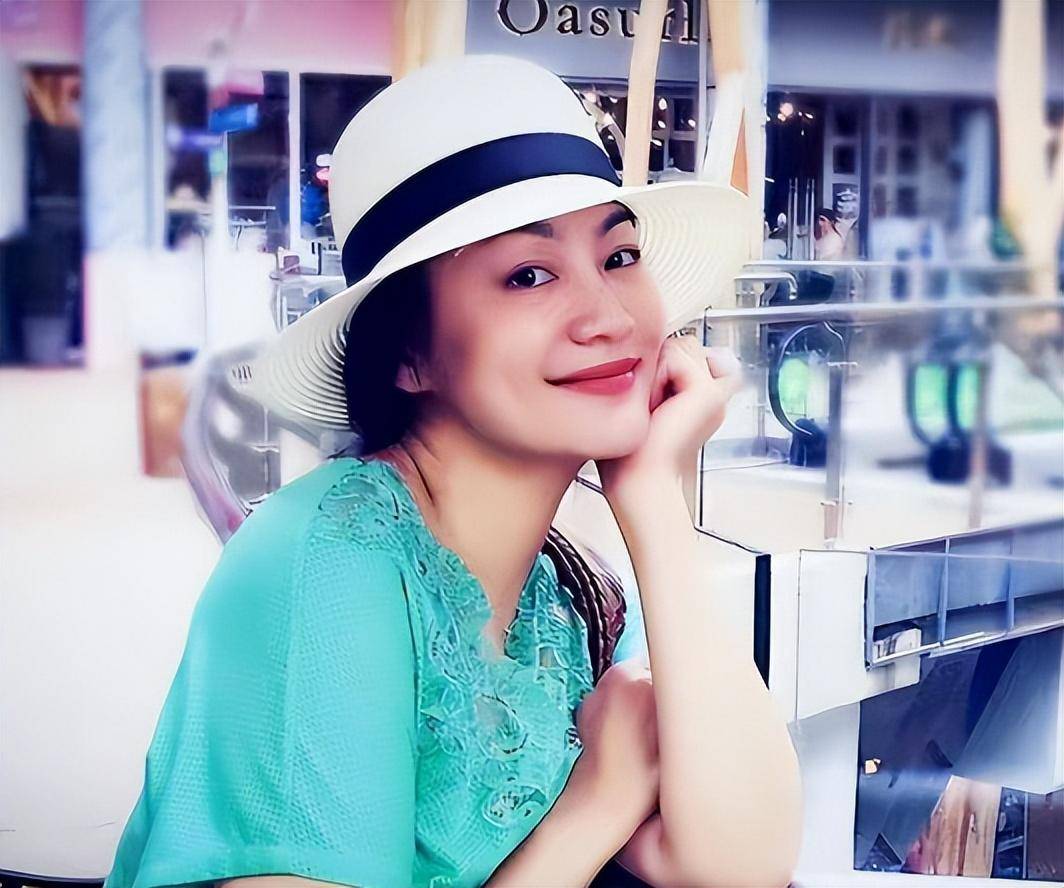 演员张潮:再婚娶小20岁娇妻,62岁又做父亲,大女儿也是知名演员_艾丽玛