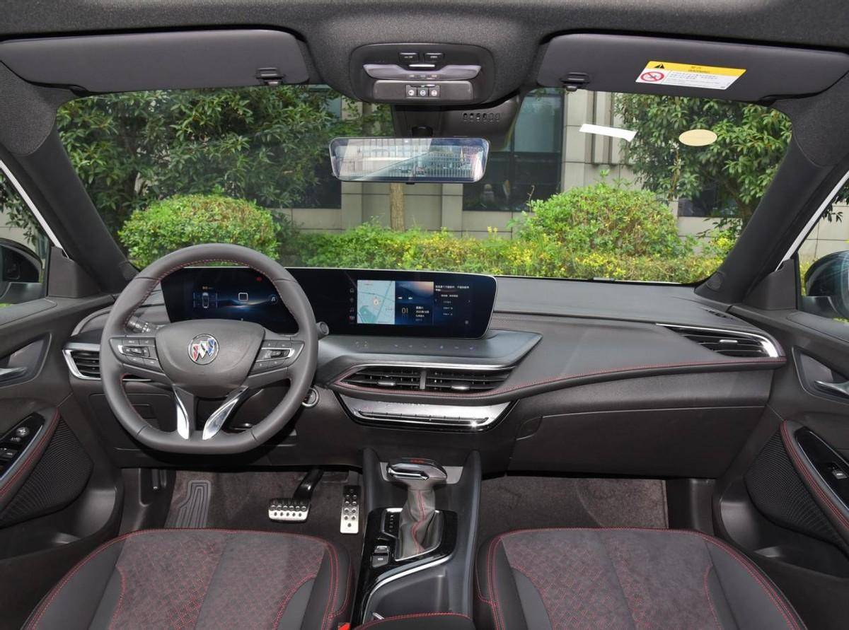 解读别克威朗,全系1.5t发动机带6安全气囊,哪款值得买?