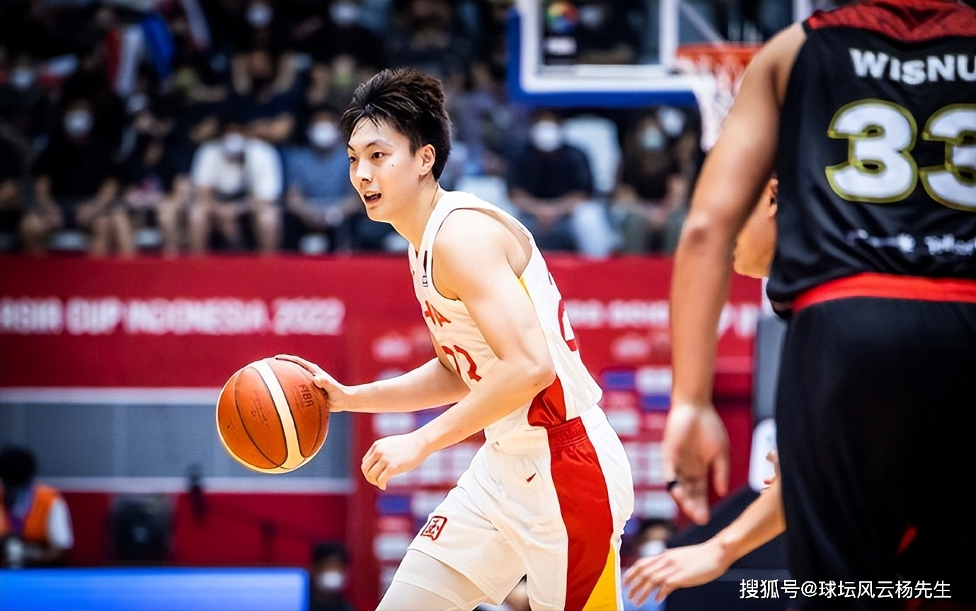官宣！中国男篮公布14人名单， 备战2025男篮亚洲杯预选赛