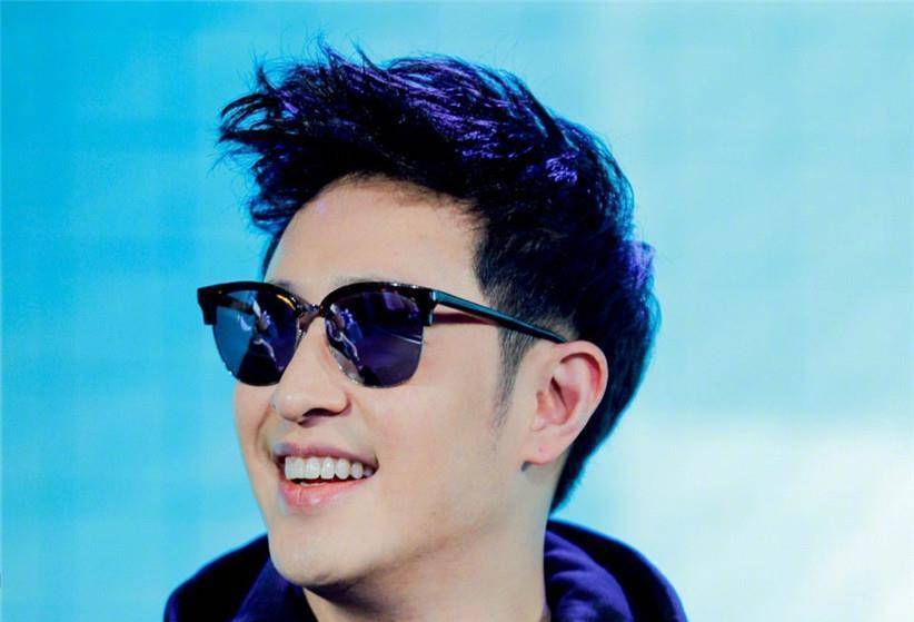 潘玮柏否认婚姻!挺身而出维护妻子,态度坚决让人羡慕.