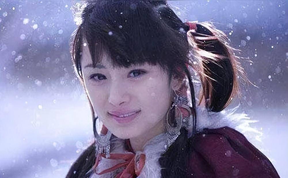 "撩汉高手"杨幂的曲折上位史,靠魅力征服三位大咖,被迷弟追逐_演出