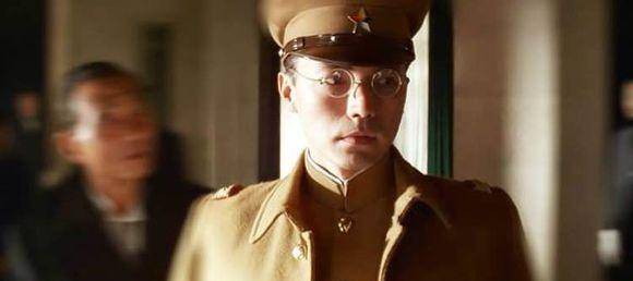 尊龙的晚年过的如此孤独,一生无儿无女,居然是因为爱国毁了他_电影