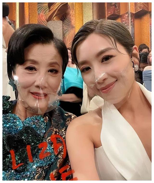 黄智雯_离开_奖项