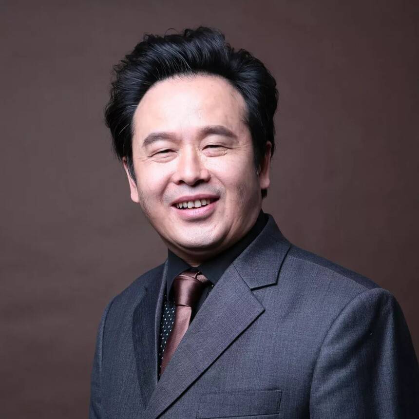 中国音乐家协会会员,北京音乐家协会会员,中国音乐"金钟奖"主题歌获奖