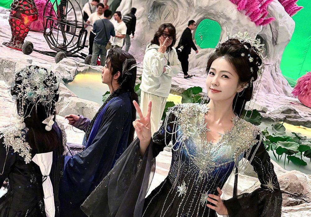 是千古玦尘的续作,女主白烁第一世就是千古玦尘里的星月女神