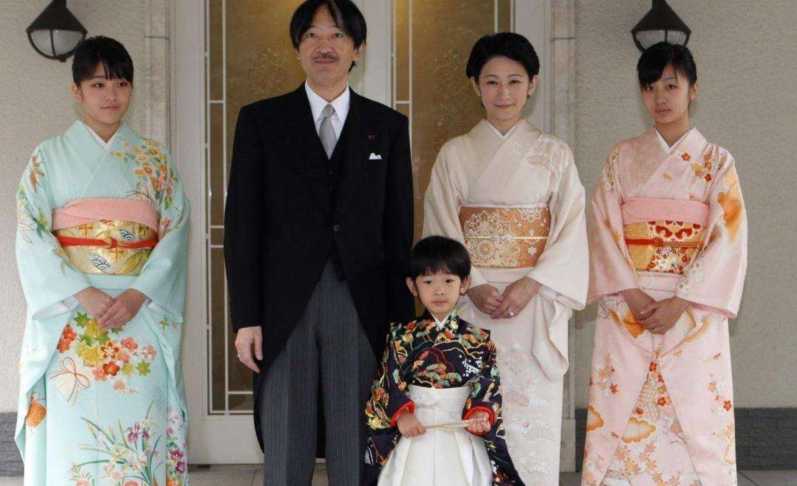 现任日本天皇只有一个女儿,将来谁能继承大统?