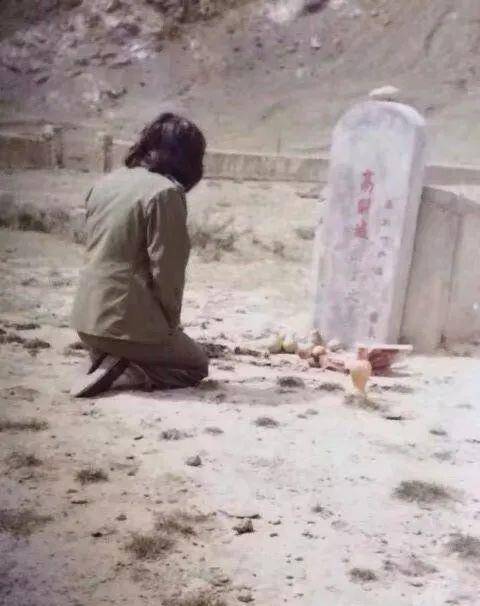 1985年反蚕食斗争,直升机运输边防团长遗体,牧民含泪送别_高明诚_侦察