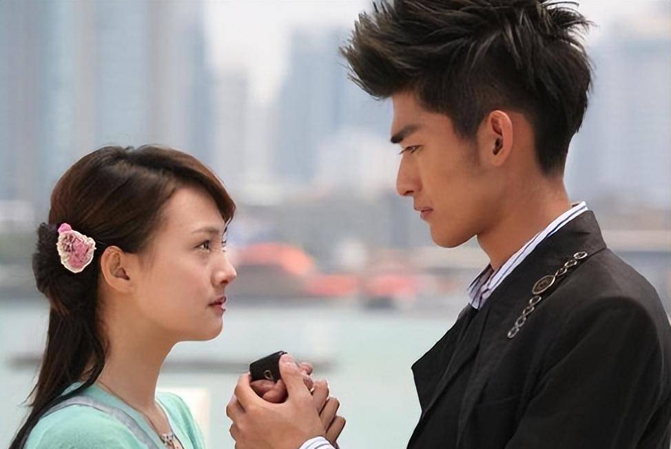 与前女友郑爽结缘于成名作《一起来看流星雨》,热恋时期张翰称郑爽是"