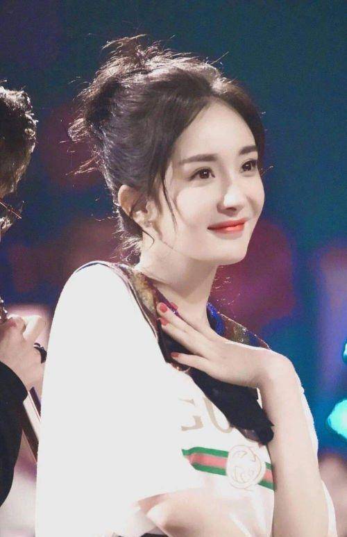 "撩汉高手"杨幂的曲折上位史,靠魅力征服三位大咖,被迷弟追逐_演出