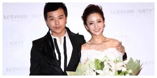 佟丽娅与陈思诚携手出游,母子关系和睦欣欣向荣._复合_家庭_婚姻