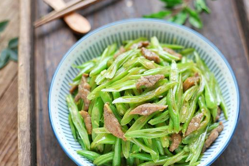 四季豆有益心脏,能调和脏腑,安养精神的功效,春季夜间睡不好,白天就