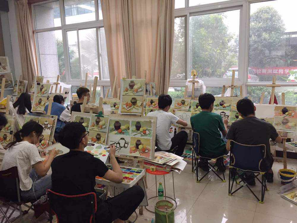 高二美术生如何选择一个好的美术集训画室?