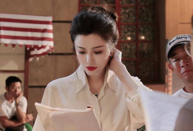 刘翔前妻葛天晒玫瑰花和钻戒,疑暗示新恋情,却被网友嘲:你是二手货