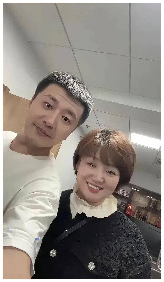 揭秘张雪峰老婆的神秘面纱,贴心的配偶是怎样的人?_女子_老张_照片