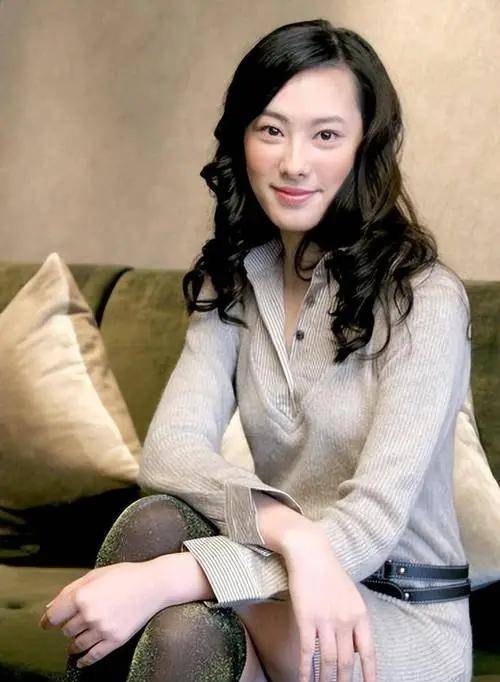 梁洛施否认5亿分手费,曝长子常收表白纸条,李嘉诚孙子太受欢迎_洛溪