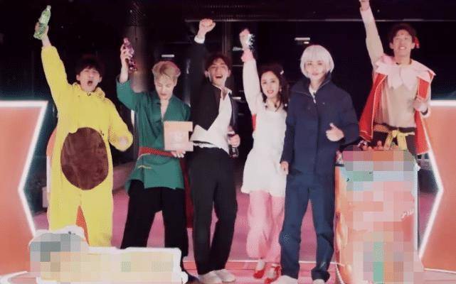 密逃过山车:黄明昊淡定,杨幂用手捂脸,邓伦又吓成"表情包"了_节目